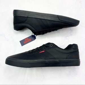[Levi’s] Classic Black Sneakers